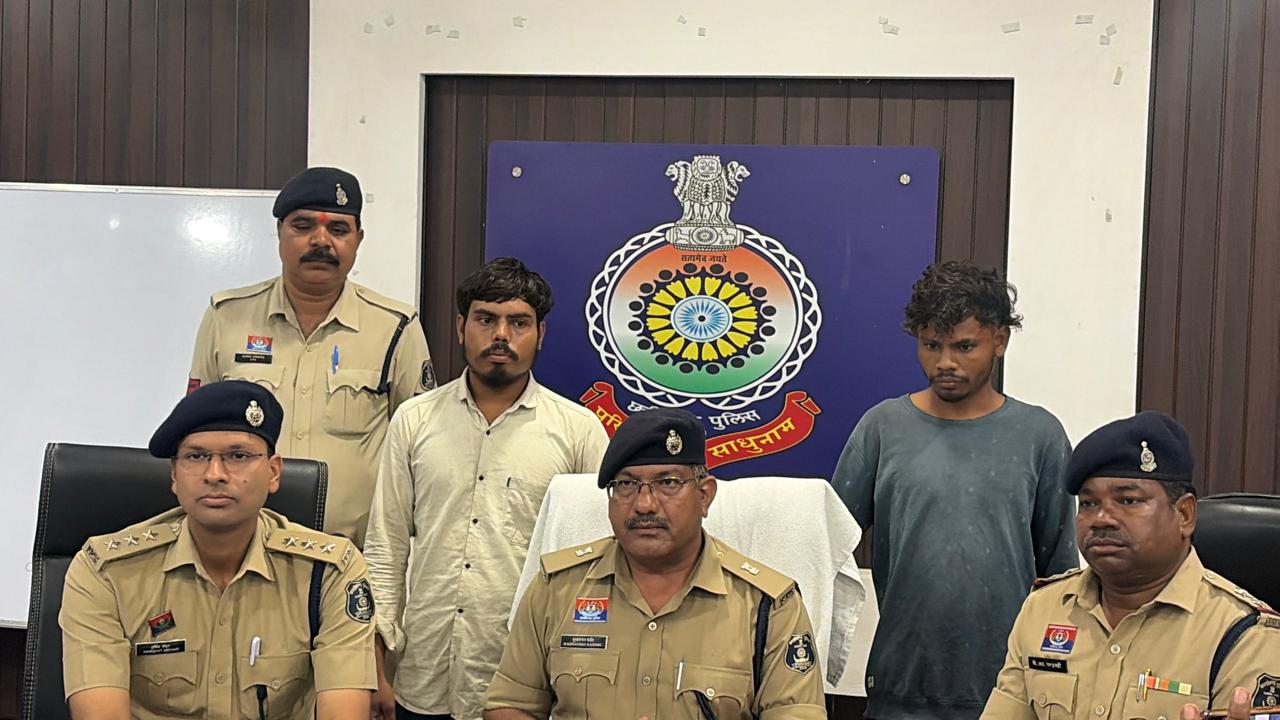 पुलिस ने दोनों आरोपियों को किया गिरफ्तार।