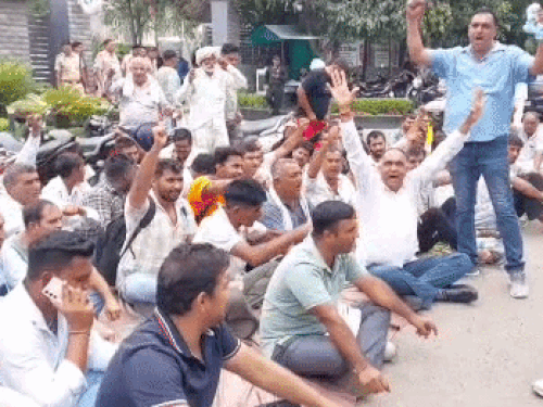 अस्पताल और परिजनों में बनी सहमति, फीस रिफंड के साथ होगा फ्री इलाज|रोहतक,Rohtak - Dainik Bhaskar