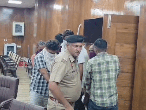 रोहतक में 2 करोड़ से अधिक के नशीले पदार्थ के साथ पकड़े गए आरोपी। - Dainik Bhaskar