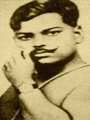 इतिहासविद डॉक्टर चित्रगुप्त कहते हैं कि चंद्रशेखर आजाद की ये तस्वीर मास्टर रुद्रनारायण सिंह ने पहली बार बनाई थी।