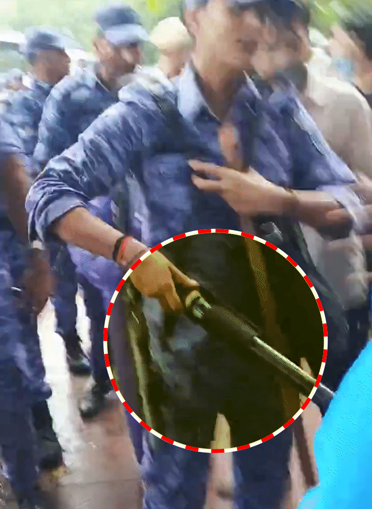 लाठी और आंसू गैस के गोले के अलावा शॉक बैटन के इस्तेमाल का भी दावा जा रहा है। वीडियो में RAF की एक महिला कर्मी कुछ महिला प्रदर्शनकारियों पर शॉक बैटन का इस्तेमाल करते दिख रही है।