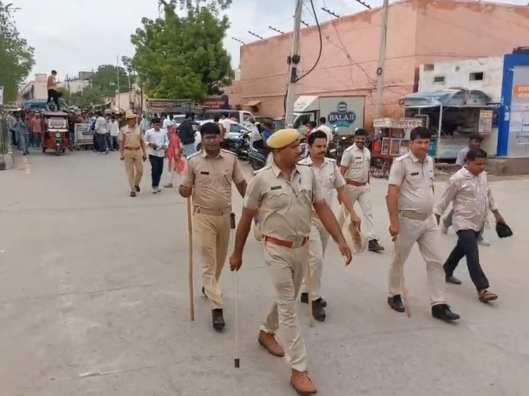 केंद्रीय शिक्षा मंत्री के इस्तीफे और परीक्षा प्रणाली में पारदर्शिता की मांग