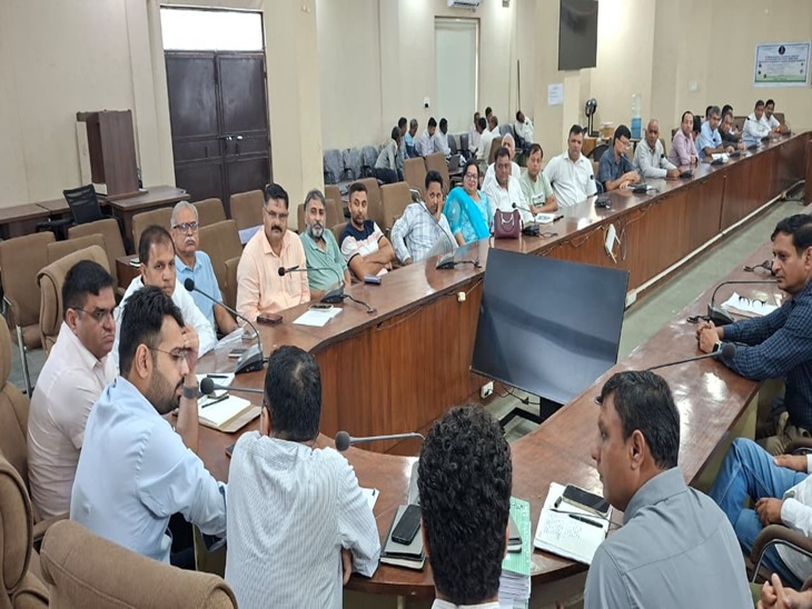 सेक्टर-75 से 89 की कॉलोनियों पर RWA, अधिकारियों और डेवलपर्स की हुई बैठक|फरीदाबाद,Faridabad - Dainik Bhaskar