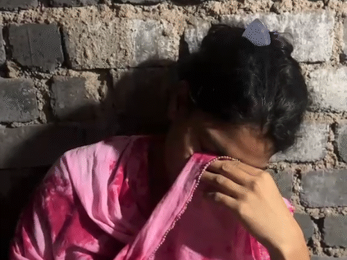 7 महीने की प्रेग्नेंट पत्नी नंदिनी चुपचाप गहरे सदमे में है।