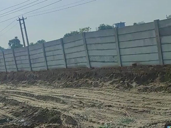 खरीद से 477 वर्ग गज ज्यादा बेची, रास्तों की जमीन पर काटी अवैध कॉलोनी|फर्रुखनगर,Farrukh Nagar - Dainik Bhaskar