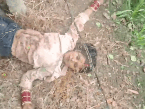 महकदीप की लाश खेतों में पड़ी मिली। उसने चूड़ा पहना हुआ था।