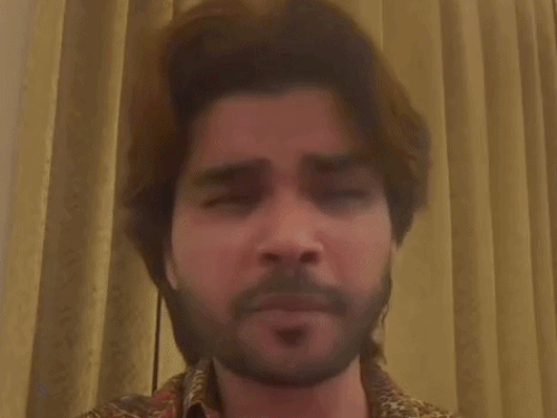 इंफ्लूएंसर बोले, बेवजह लोगों को पीट रहे और भरोसा दिलाए कि उनको न्याय मिलेगा।