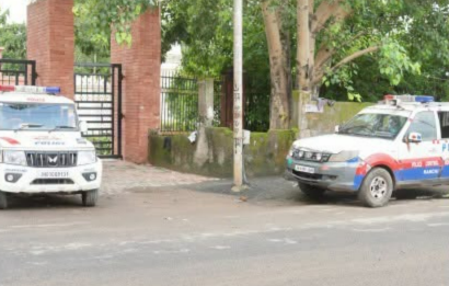 पुलिस और सीआईडी की टीम ने जब्त दस्तावेजों और कंप्यूटरों की जांच के लिए डिजिटल फॉरेंसिक टीम को लगाया है।