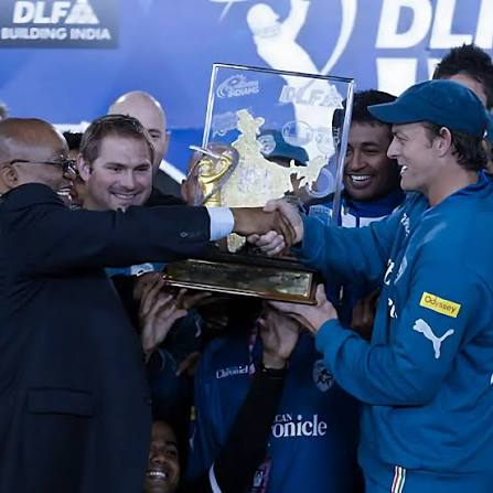 लोकसभा चुनाव के चलते IPL 2009 का आयोजन दक्षिण अफ्रीका में हुआ था। टाइटल डेक्कन चार्जर्स ने जीता था।