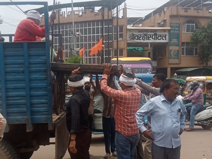 हाथ ठेले और फड़ जब्त, निगम का अभियान जारी|ग्वालियर,Gwalior - Dainik Bhaskar
