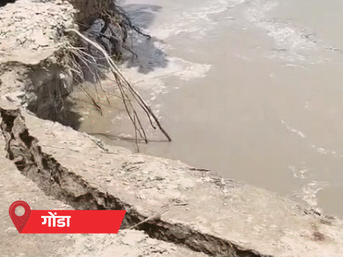 सड़कें बहीं, पेड़ समाएं, घरों में भरा पानी; छतों-हाईवे पर गुजर रही जिंदगी|उत्तरप्रदेश,Uttar Pradesh - Dainik Bhaskar
