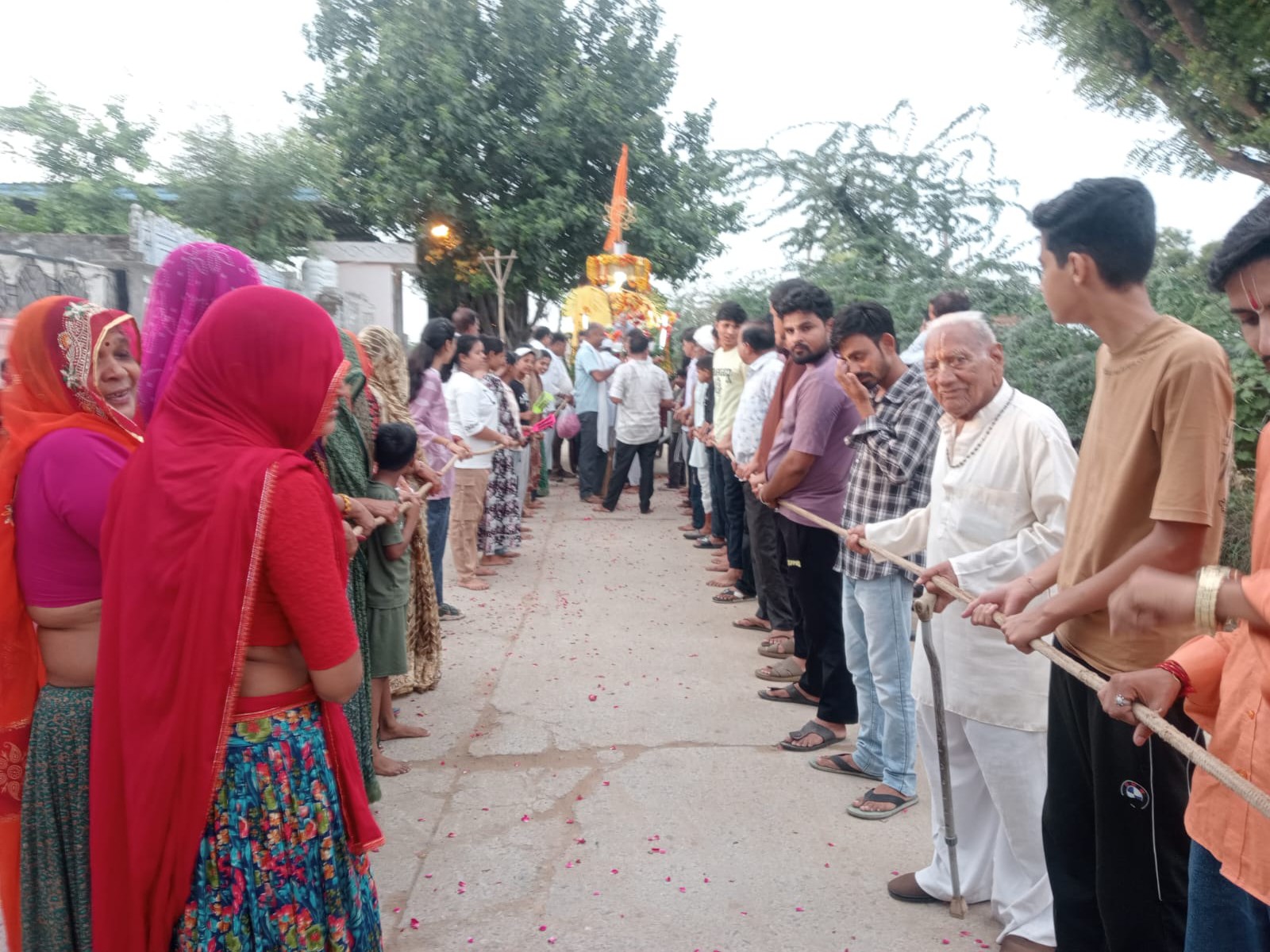 छप्पन भोग, महाआरती और भजन-कीर्तन से भक्तिमय हुआ माहौल|माधोराजपुरा (जयपुर),Madhorajpura (Jaipur) - Dainik Bhaskar