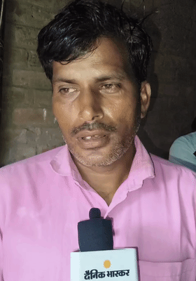 पिता राजेंद्र का कहना है कि अगर सरकार मदद करती है तो बेटी की पढ़ाई होगी वरना मेरी क्षमता उसे पढ़ाने की नहीं है।
