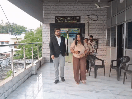 अंजना सिंह यांनी लखनऊमधील सायबर क्राईम पोलीस ठाण्यात तक्रार दाखल करून कारवाई करण्याची मागणी केली.