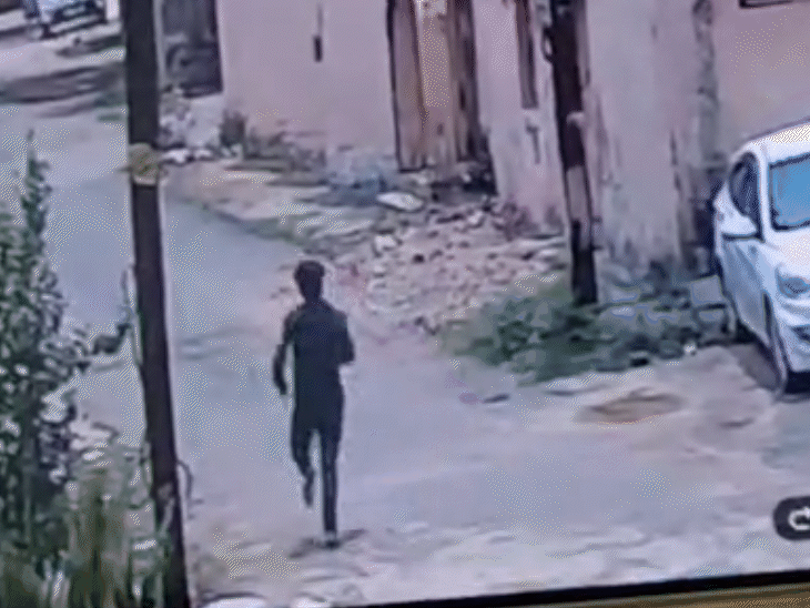 सीसीटीवी फुटेज में भागता हुआ नजर आया अपराधी.