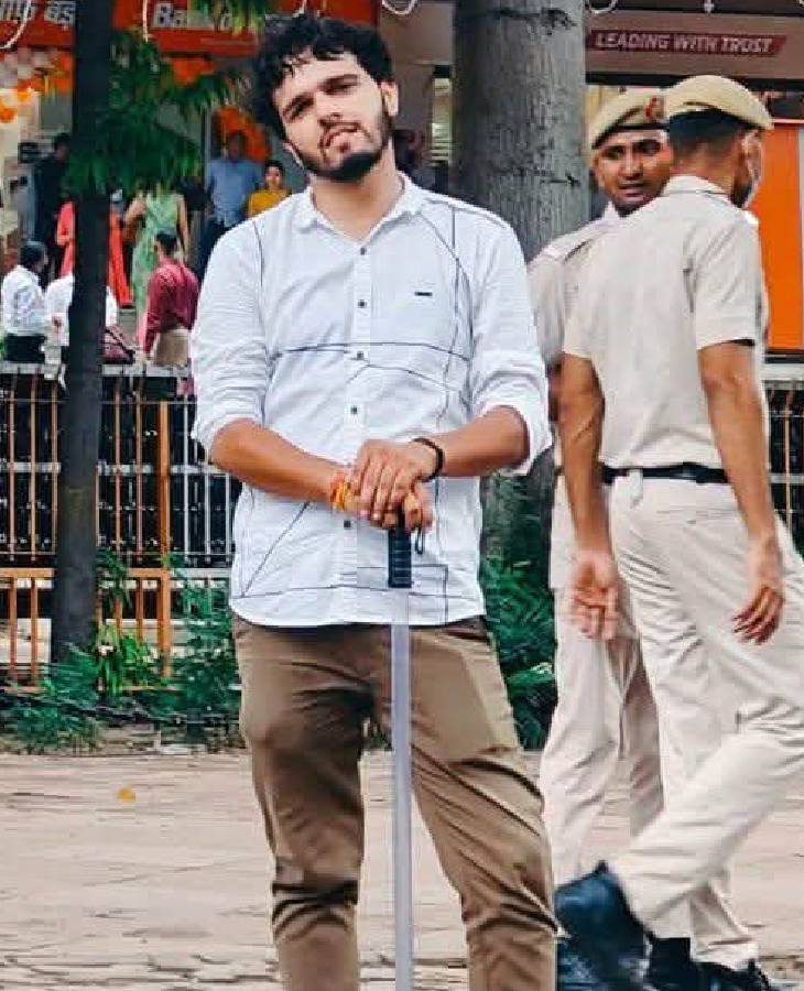 सोशल मीडिया पर से फोटो हनी डागर की बताकर उसे ट्रोल किया जा रहा है।