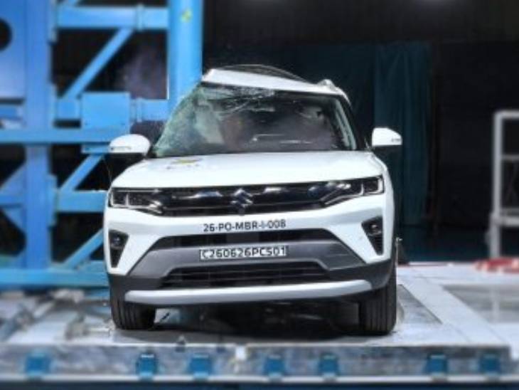 Side pole impact crash test of 2026 Maruti Suzuki Brezza at Bharat NCAP.
