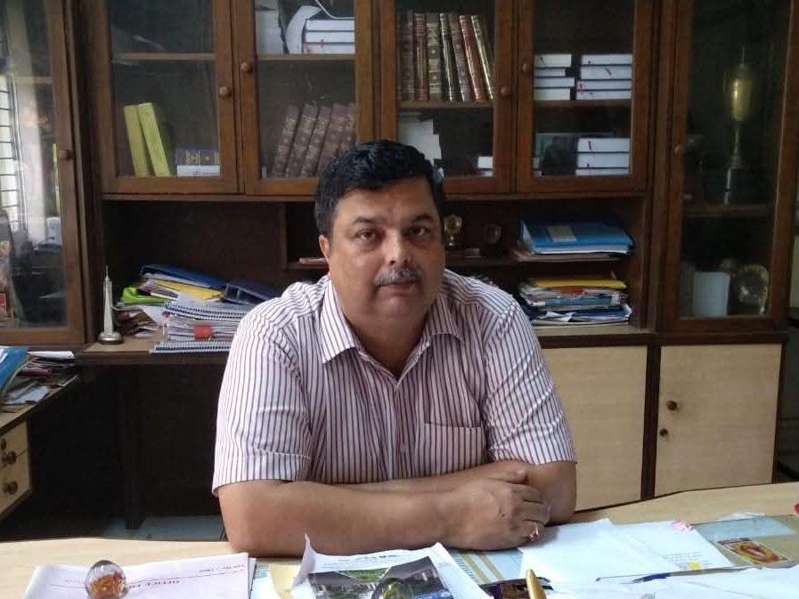 प्रो. विवेक शर्मा ने दिया इस्तीफा।