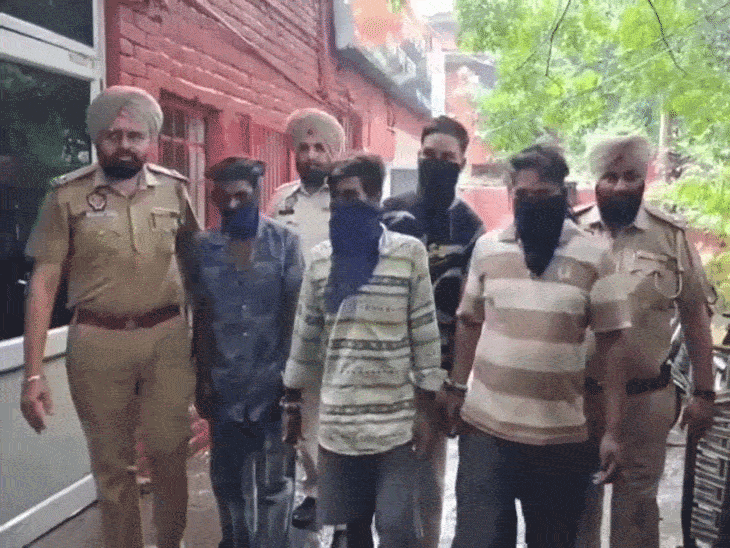 पुलिस की ओर से पकड़े गए आरोपी।