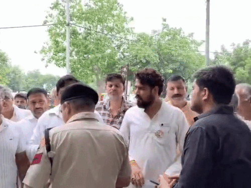 अधिकारियों को सौंपा ज्ञापन; बोले- छात्रों को न्याय नहीं मिला तो, देशव्यापी आंदोलन करेंगे|गुरुग्राम,gurugram - Dainik Bhaskar