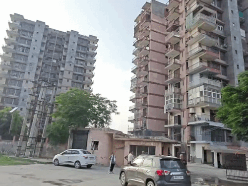 उदिता सेक्टर-10 स्थित रेलवे हाईराइज बिल्डिंग के फ्लैट नंबर C-704 में रहती थी।