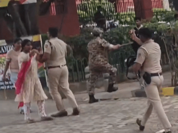 दिल्ली के पुलिस उपायुक्त पर खुद एक महिला प्रदर्शनकारी के गाल पर थप्पड़ मारने का आरोप है
