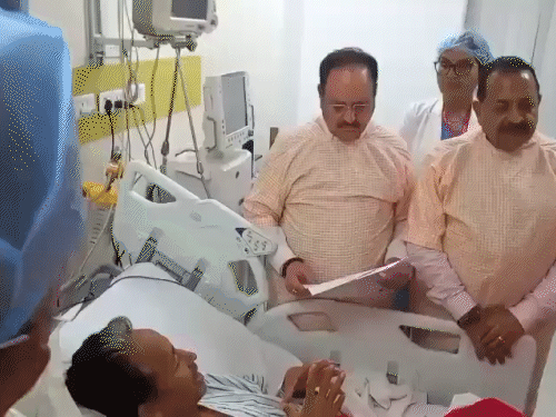 नड्डा ने वांगचुक को लिखित आश्वासन का पत्र सोंपा।