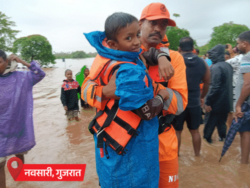 NDRF की टीमें अभी तक 38 हजार लोगों का रेस्क्यू कर चुकी हैं।