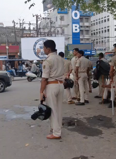 पटना के जेपी गोलंबार 200 जवानों की तैनाती की गई है।