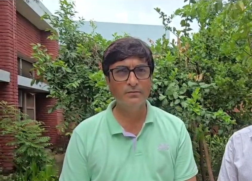 रंजन यादव, खाद्य आपूर्ति विभाग के इंस्पेक्टर।