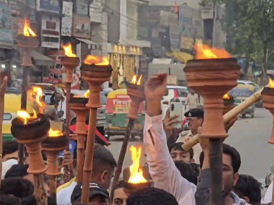 केंद्रीय शिक्षा मंत्री के इस्तीफे को बताया विपक्ष-छात्रों की जीत, केंद्र के खिलाफ नारेबाजी|गुरुग्राम,gurugram - Dainik Bhaskar