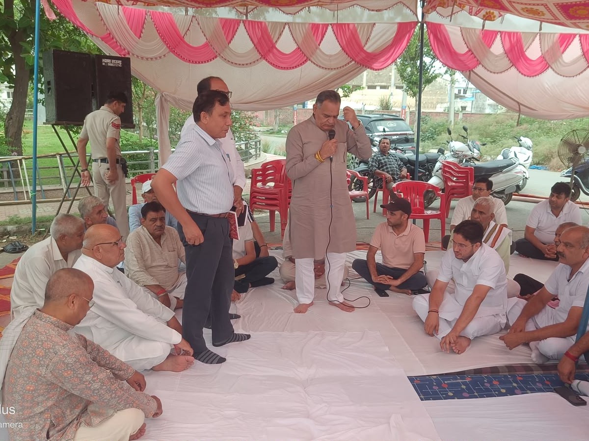 MLA विनोद भयाना की मौजूदगी में बनी सहमति; 8 इंची पाइपलाइन से होगी सप्लाई|हांसी,Hansi - Dainik Bhaskar