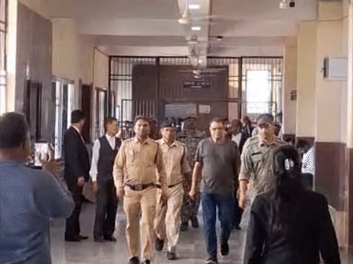 रायपुर कोर्ट से ईडी ने टामन सिंह सोनवानी को किया गिरफ्तार।