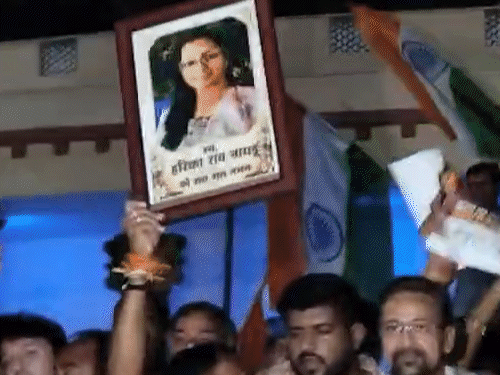 धर्मेंद्र प्रधान के इस्तीफे के बाद रायपुर में कांग्रेस ने निकाला विजय जुलूस।