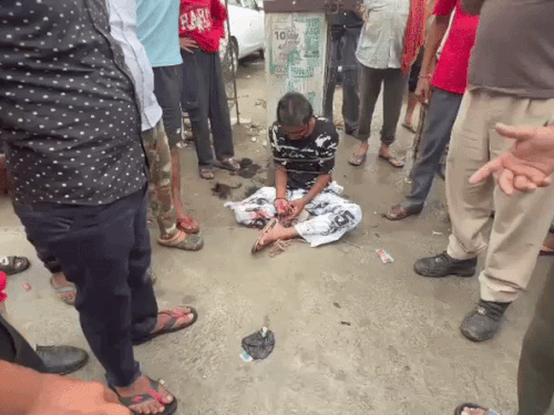 जालंधर में खंभे से बंधा चोर।