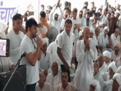 सर्वखाप प्रधान बोले- नियम तोड़ने पर सामाजिक कार्रवाई; सिंगर अजय हुड्डा बोले- मैं भी दूध का धुला नहीं|रोहतक,Rohtak - Dainik Bhaskar