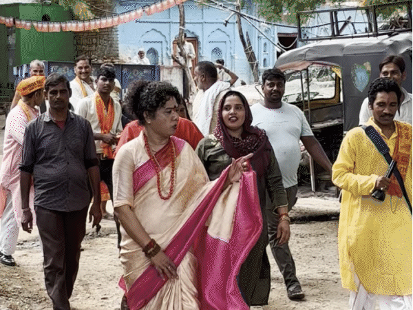 संजना सिंह का आरोप है कि इतने सालों में दतिया में कोई विकास नहीं हुआ है.