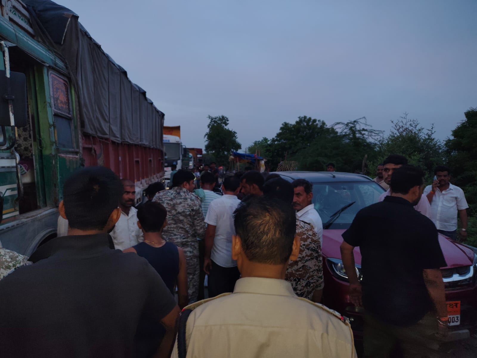 Villagers, angered by the accident, created a ruckus at the spot.