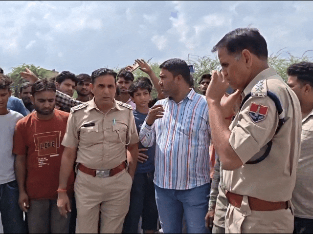 डिप्टी एसपी गोपाल ढाका और कोतवाल श्रवण कुमार मौके पर पहुंचे।