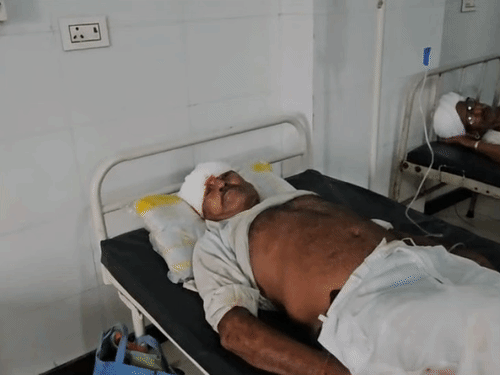 हादसे में बस में सवार घायलों को सांचौर के हॉस्पिटल में ले जाया गया।