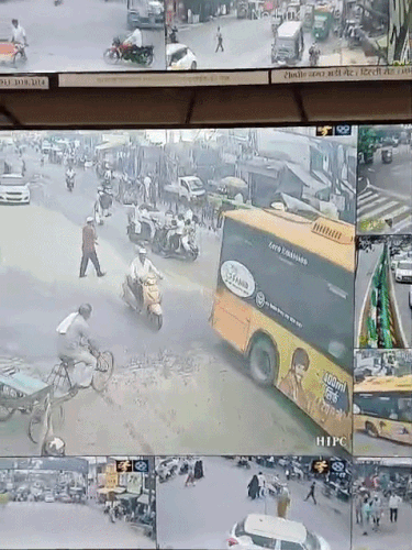 250 कैमरों से चप्पे चप्पे पर नजर रखी जा रही है।