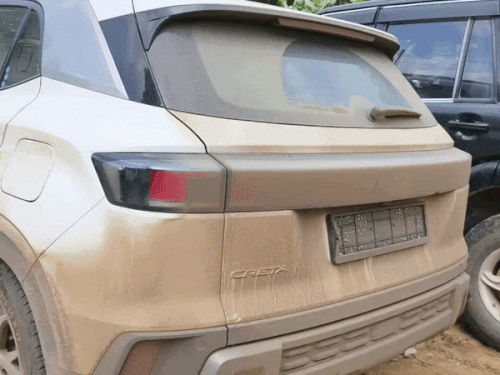 तस्वीर, चित्तौड़गढ़ से चुराई क्रेटा की है।