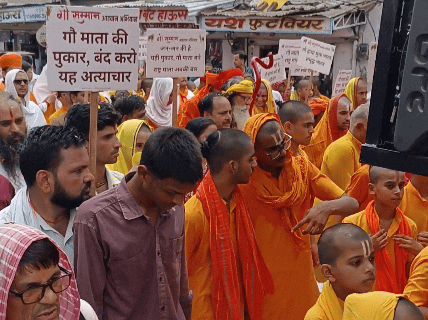 सीकर में गौ सम्मान आह्वान अभियान रैली में पहुंचे गौभक्त।