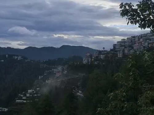 हिमाचल में कल से अगले चार दिन भारी बारिश की आशंका है।