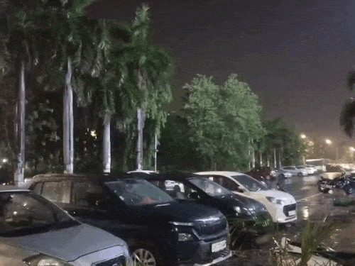 चंडीगढ़ में रविवार देर रात तक लगातार बारिश हुई।