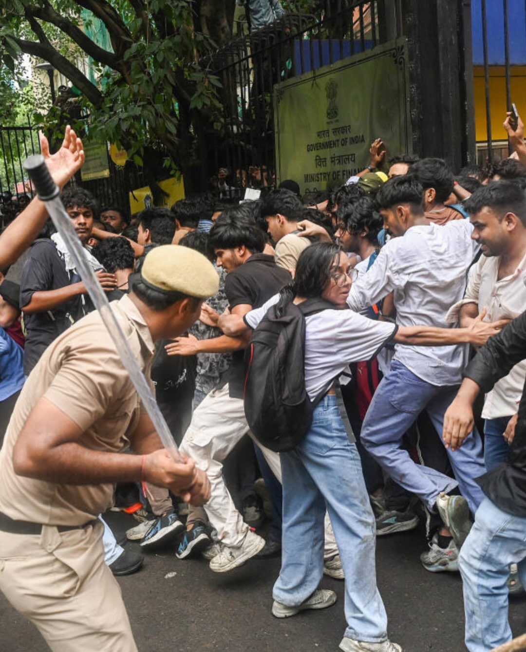 CJP के संसद मार्च को कंट्रोल करने के लिए 20 जुलाई को पुलिस ने प्रदर्शनकारियों पर लाठीचार्ज और आंसू गैस का इस्तेमाल किया था।