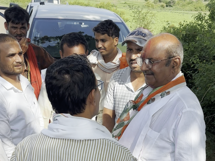 Candidate Ghanshyam Singh engaged in campaigning - He tells people that without Narottam, the election is one-sided