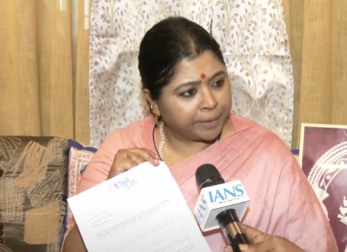 BJP leader Keya Ghosh showing the copy of the complaint.