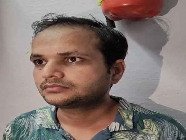 पति कृष्ण मुरारी