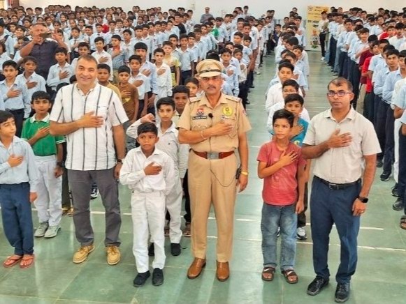 छात्रों को नशे के दुष्परिणाम बताए, अधिकारी बोले- तस्करों से सतर्क रहें स्टूडेंट|उकलाना,Uklanamandi - Dainik Bhaskar